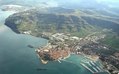iz zraka panorama Izole in sosednjega Kopra