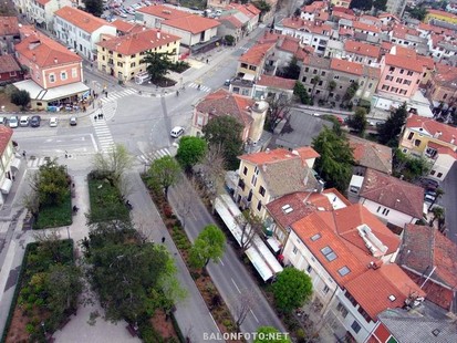 iz zraka center mesta (še brez krožnega prometa)