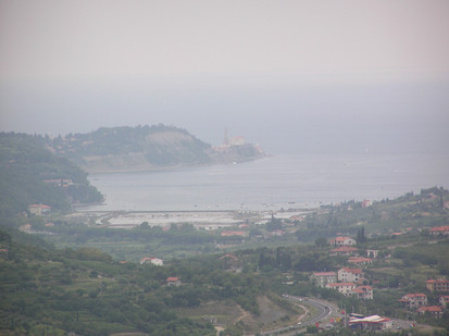 iz zraka panorama Izola in sosednjega Strunjana ter Pirana